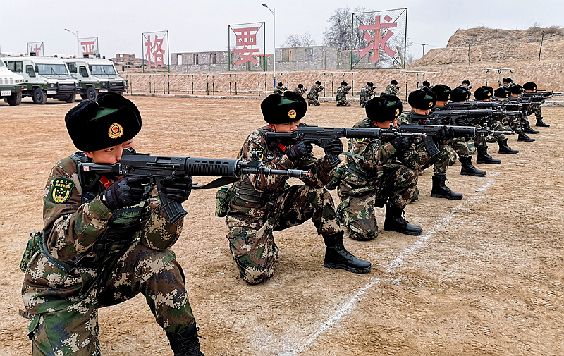 甘肅武警：打響新年開訓“第一槍”（組圖）