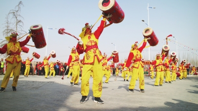 逛廟會 看社火 品美食 蘭州新區年味十足（圖）