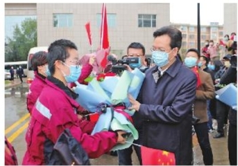 慶陽市第二、三批支援湖北醫療隊12名隊員凱旋