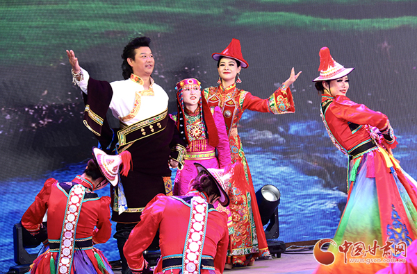 “石榴杯”甘肅省民族團結進步創建“一廊一區一帶”行動文藝巡演走進臨夏市