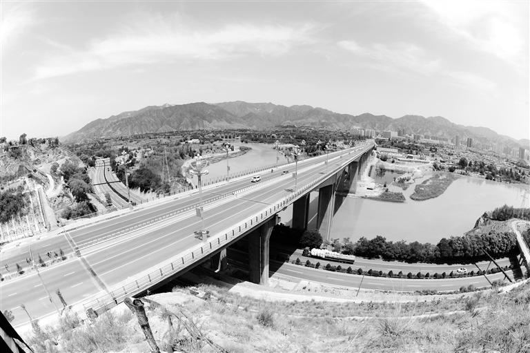 一橋跨兩省 “川海大橋”將民和縣與紅古區連成一個整體