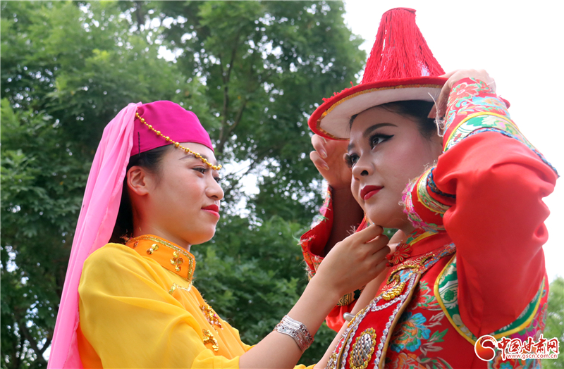 “石榴杯”甘肅省民族團結進步創建“一廊一區一帶”行動文藝巡演幕后花絮（組圖）