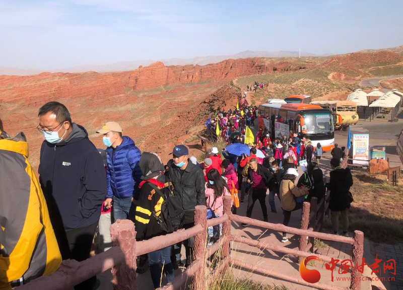 甘肅張掖向世界展示美景 實現旅游綜合收入近10億元