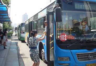 蘭州公交第一客運公司優化線路確保市民出行