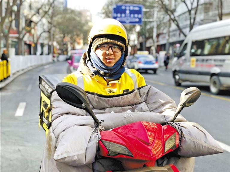 外賣小哥王全軍：好好干，在蘭州買套房