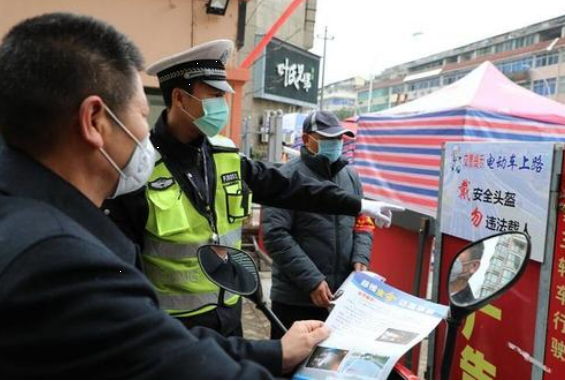 蘭州城關交警深入轄區客運企業筑牢交通安全防線