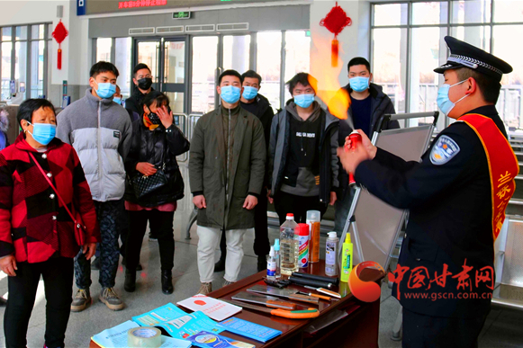 春節期間蘭鐵警方查獲違禁物品3200余件