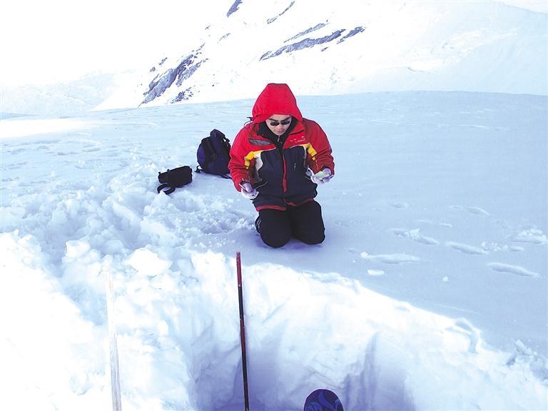 中科院西北研究院研究員李宗?。浩钸B山上的“守望者”