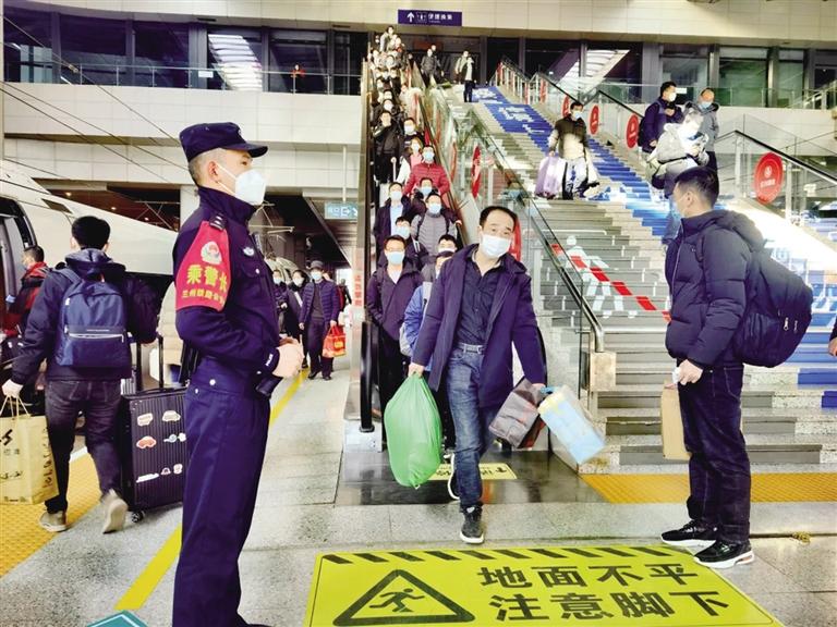 甘肅公安開啟“春運保暢模式”