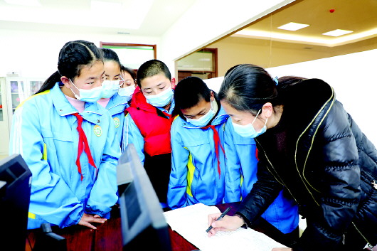 新年開啟新生活——記舟曲避險搬遷群眾入住蘭州新區后的首個春節 