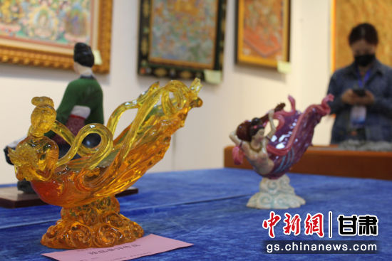 圖為敦煌飛天造型的作品。徐雪 攝 圖為敦煌飛天造型的作品。徐雪 攝