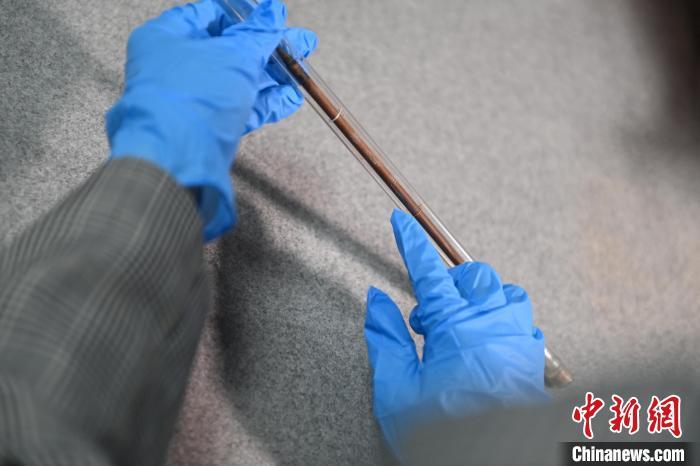 2024年5月7日，拍攝的甘肅省博物館館藏國寶級文物“白馬作”毛筆。李亞龍　攝